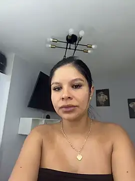 Elara Luxe online show from 06.25.26