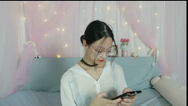 shy pink doll online show from 07.31.26
