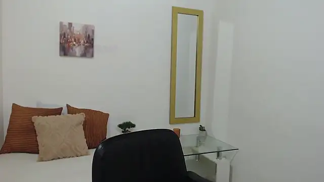 Georgina DelaCruz online show from 04.15.26