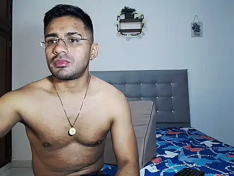 zeussexyhot online show from 04.21.26