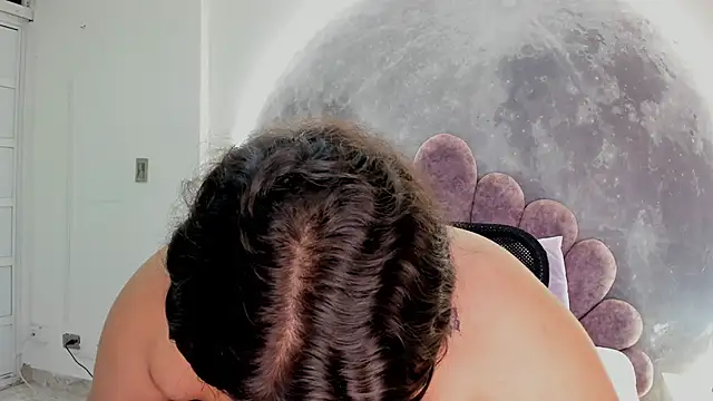 Eimy Curvy online show from 05.27.26
