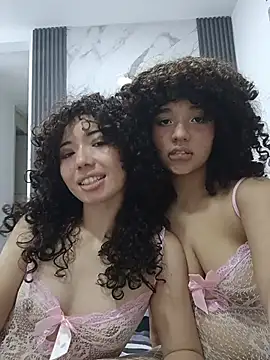 Chloe and Violeta online show from 08.09.26