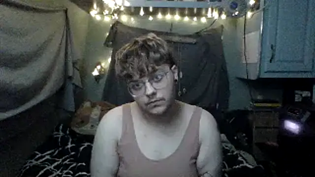 Snapshot of BashfulEmby chatting on 04.16.26 BashfulEmby online show from 04.16.26