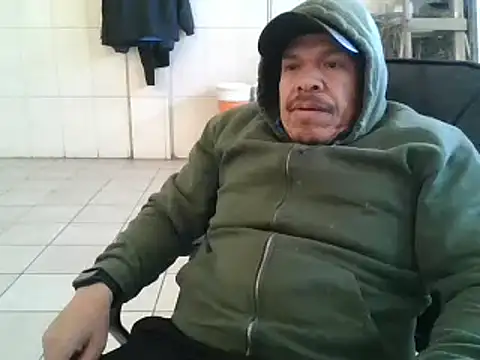 Snapshot of Oskr2024XXX chatting on 02.08.25 Oskr2024XXX online show from 02.08.25