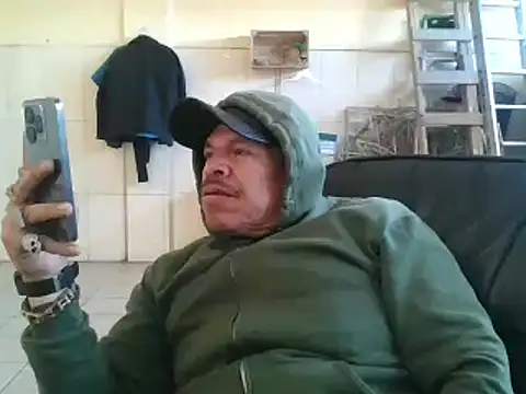 Snapshot of Oskr2024XXX chatting on 02.10.25 Oskr2024XXX online show from 02.10.25