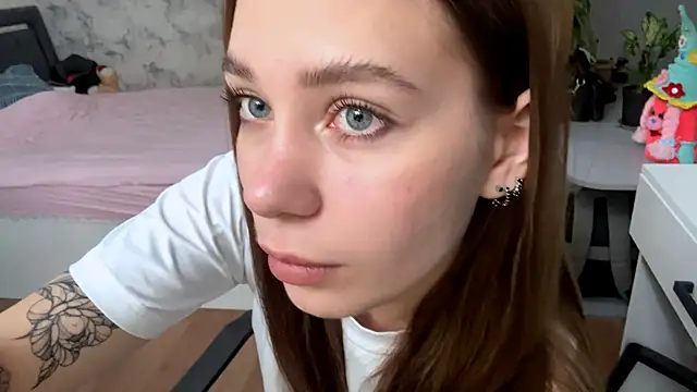 Snapshot of FlufyRabbit chatting on 04.16.26 FlufyRabbit online show from 04.16.26