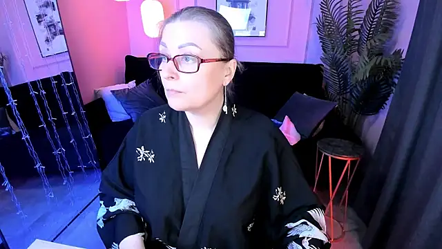 Alexandra Kind online show from 04.15.26