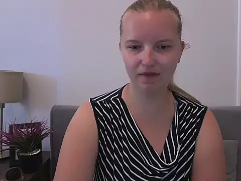 Snapshot of RoseTeacherX chatting on 07.02.26 RoseTeacherX online show from 07.02.26