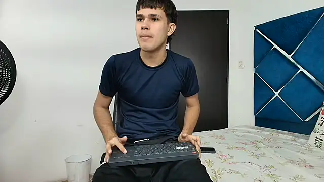 EdwinBoys online show from 06.12.26