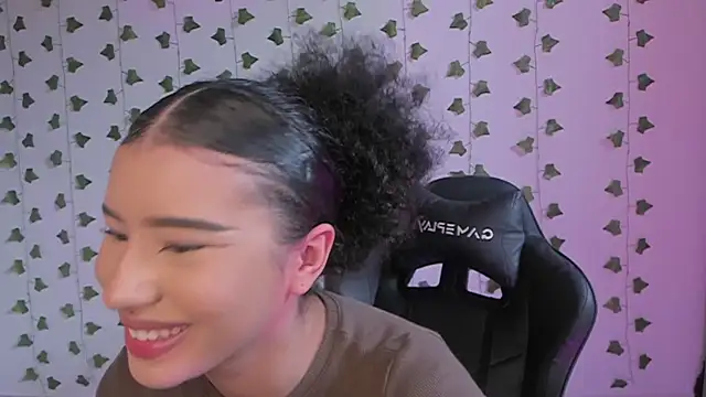 Snapshot of Liaaa_1 chatting on 05.19.26 Liaaa 1 online show from 05.19.26