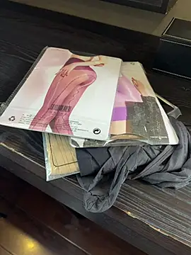 XiaoHonger online show from 04.16.26