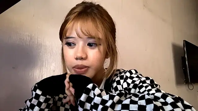 BrandeeBobrowski online show from 04.20.26