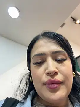 Snapshot of Sara_fun chatting on 03.17.25 Sara fun online show from 03.17.25