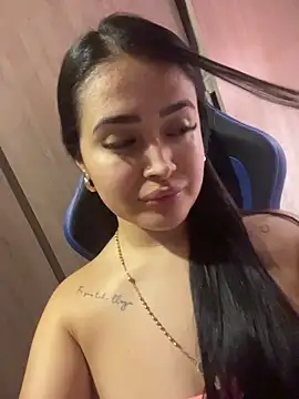 Snapshot of Sara_fun chatting on 11.12.25 Sara fun online show from 11.12.25