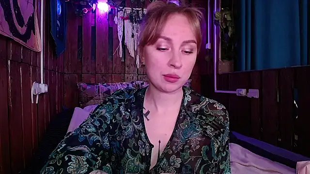 Snapshot of Mimi-Deep chatting on 06.04.26 Mimi-Deep online show from 06.04.26