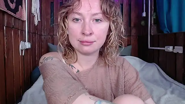 Snapshot of Mimi-Deep chatting on 07.19.26 Mimi-Deep online show from 07.19.26