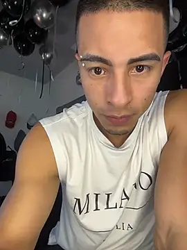 Snapshot of willclayy chatting on 07.15.26 willclayy online show from 07.15.26