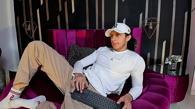 JayTaylorr online show from 05.07.26