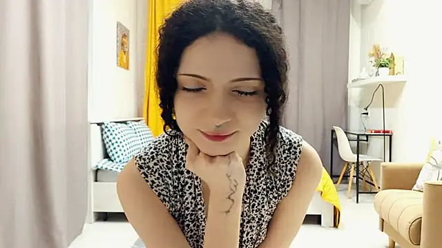 CinnamonCurl online show from 05.25.26