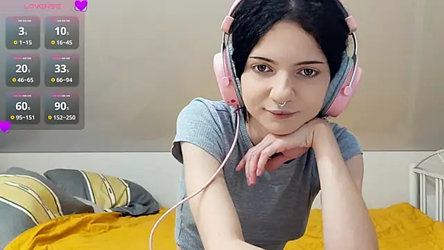CinnamonCurl online show from 07.12.26