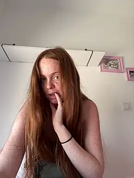 Snapshot of lilysmn chatting on 05.06.26 lilysmn online show from 05.06.26