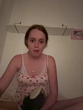 Snapshot of lilysmn chatting on 06.08.26 lilysmn online show from 06.08.26