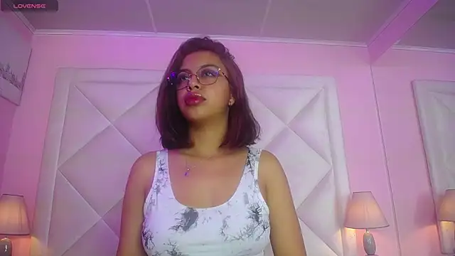 Tinaa Monroe online show from 07.01.26