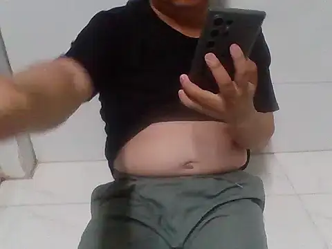 Snapshot of HepaticNewsroom chatting on 04.16.26 HepaticNewsroom online show from 04.16.26