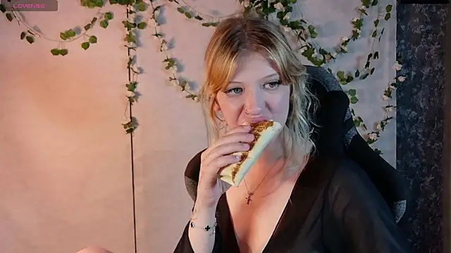 Lina Wi online show from 07.04.26