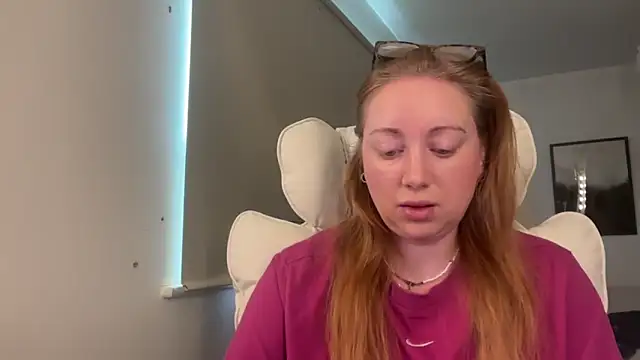 Snapshot of arielsweetieee chatting on 05.14.26 arielsweetieee online show from 05.14.26