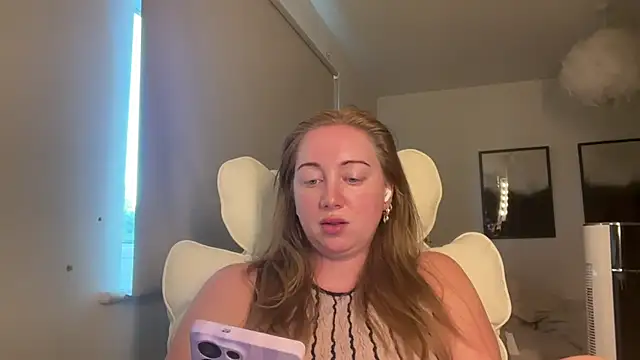 Snapshot of arielsweetieee chatting on 05.22.26 arielsweetieee online show from 05.22.26