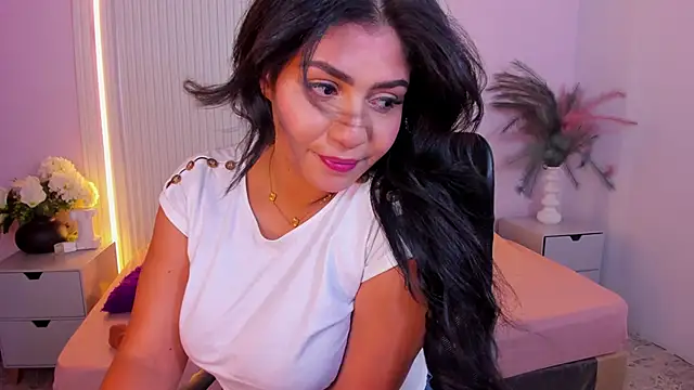 LucyWild8 online show from 05.19.26