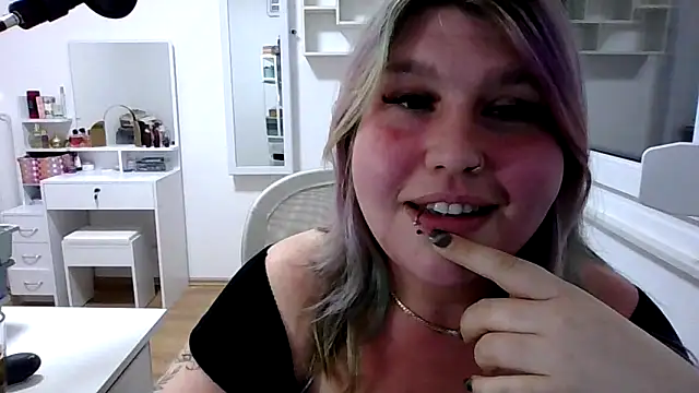 Sweet Secrets online show from 04.25.26