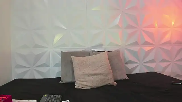 lucy rouse1 online show from 05.22.26