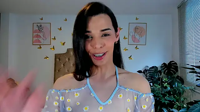 Snapshot of bella_grego chatting on 06.11.26 bella grego online show from 06.11.26