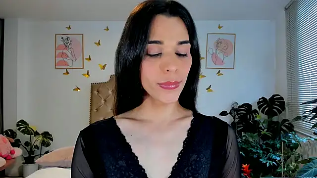 Snapshot of bella_grego chatting on 06.19.26 bella grego online show from 06.19.26