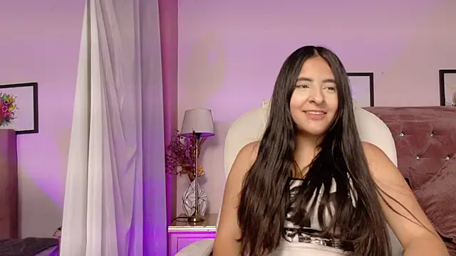 Snapshot of Maggiee_1 chatting on 06.26.26 Maggiee 1 online show from 06.26.26