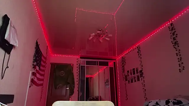 CassieRey online show from 04.18.26