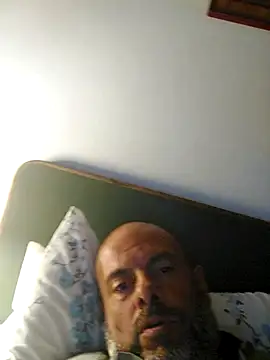 Snapshot of merenda2105 chatting on 05.22.26 merenda2105 online show from 05.22.26