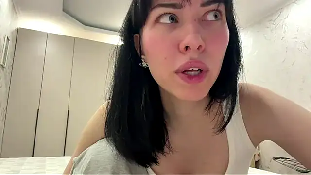 Snapshot of LuisaAlconcel chatting on 05.16.26 LuisaAlconcel online show from 05.16.26