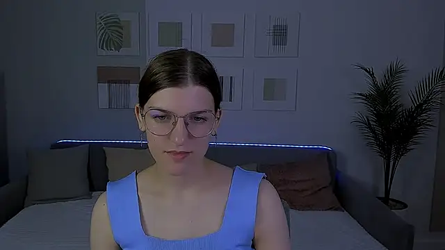 Snapshot of AnnaThorne chatting on 05.08.26 AnnaThorne online show from 05.08.26