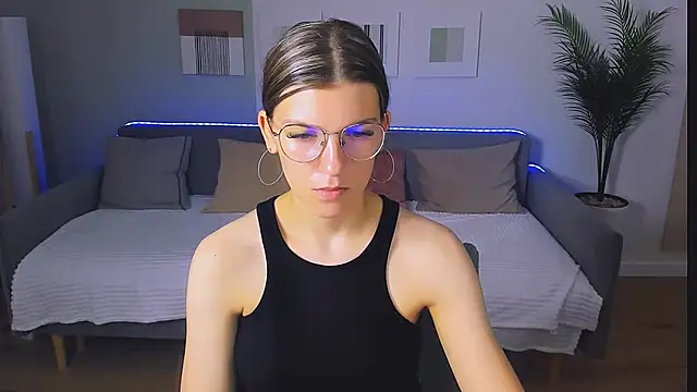 Snapshot of AnnaThorne chatting on 05.26.26 AnnaThorne online show from 05.26.26