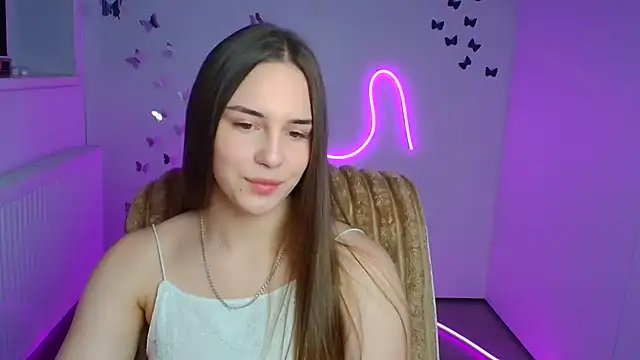 Snapshot of Kyara_ra chatting on 06.19.26 Kyara ra online show from 06.19.26
