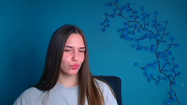Snapshot of Kyara_ra chatting on 06.27.26 Kyara ra online show from 06.27.26