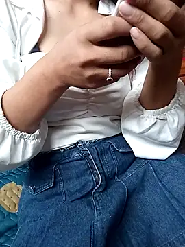 LucyBri01 online show from 04.19.26