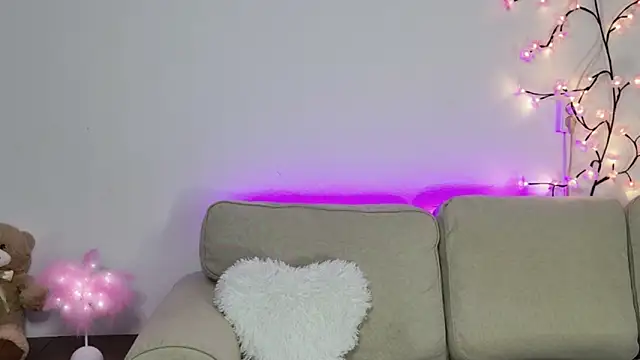 KylieElise online show from 04.24.26