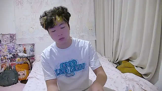 Cream-001 online show from 04.18.26