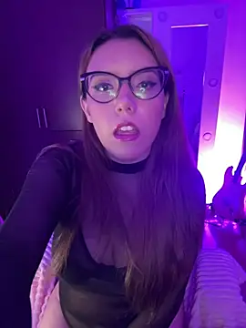 AliceMtz online show from 06.11.26
