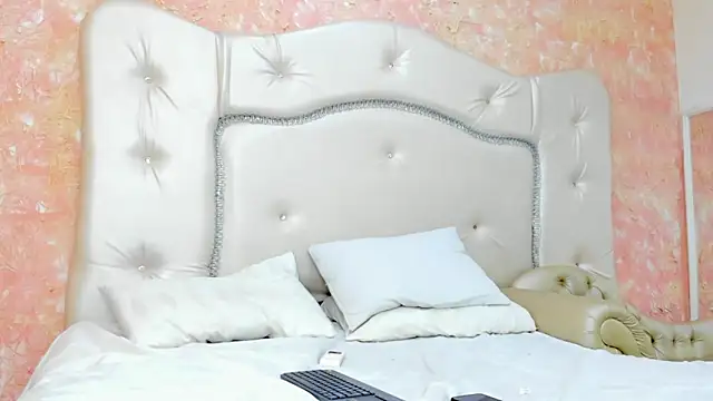 LianCarter  online show from 05.22.26
