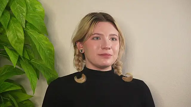 VennieLippe online show from 04.20.26